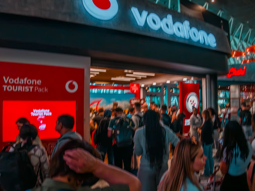 Tirana Airport Vodafone