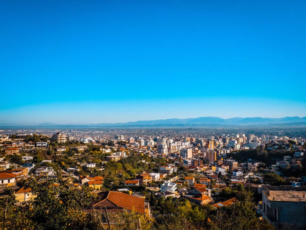 Durres vue de la colline sur la ville