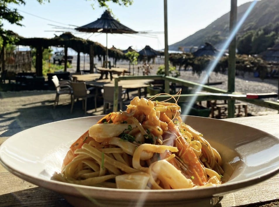 Restauracja na plaży Gjipe