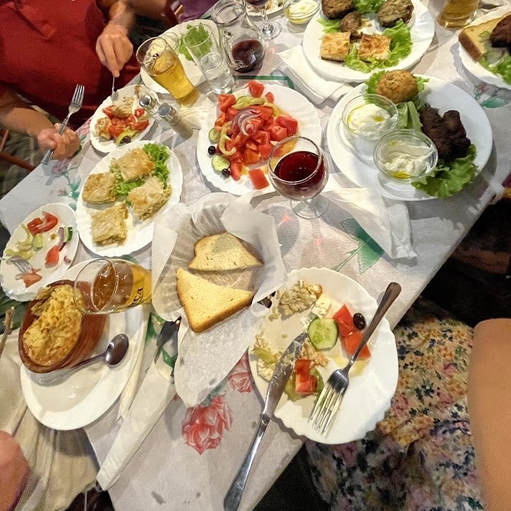 Gjirokaster eten bij restaurant Kujtim